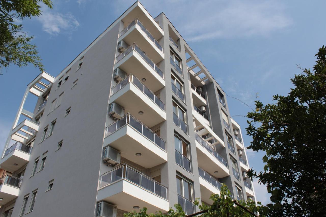 Olimp Lux Hotel Budva Bagian luar foto