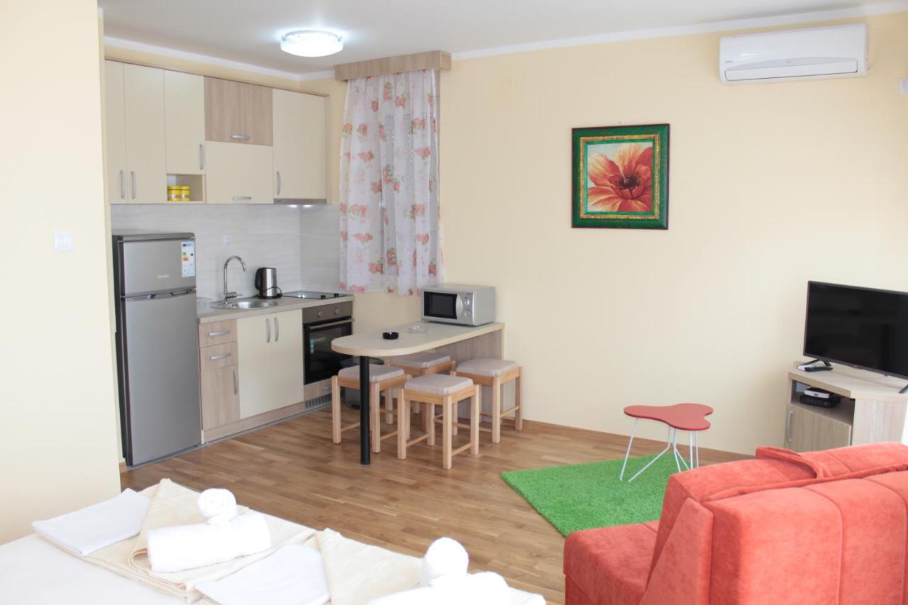 Olimp Lux Hotel Budva Bagian luar foto